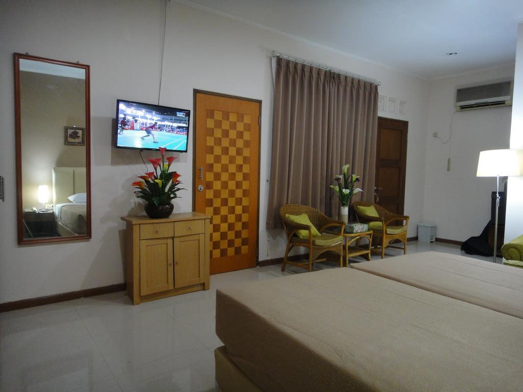Gondia Guesthouse Джакарта Стая снимка