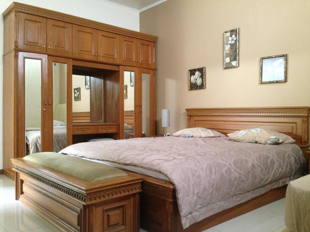 Gondia Guesthouse Джакарта Стая снимка