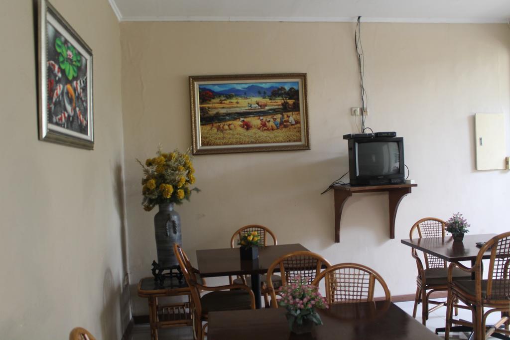Gondia Guesthouse Джакарта Екстериор снимка