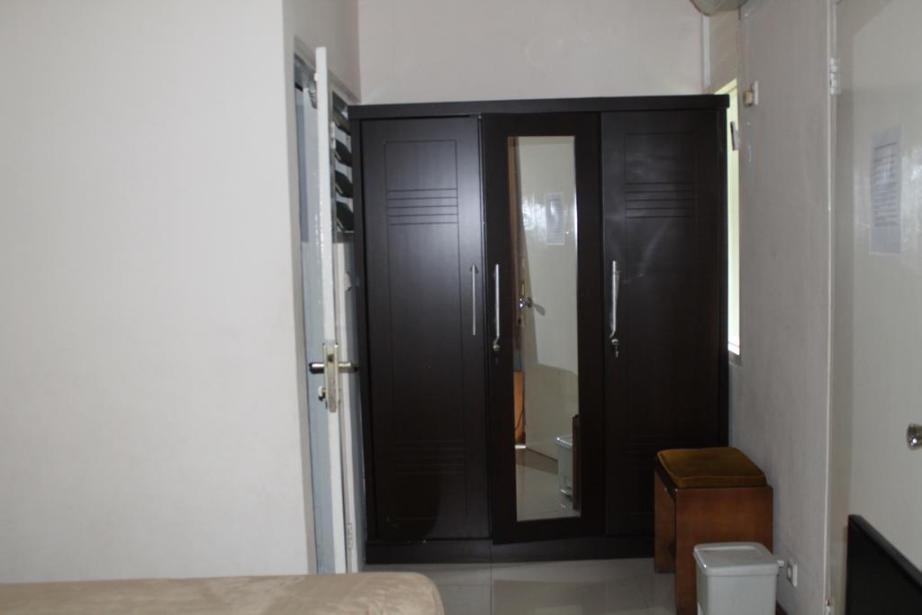 Gondia Guesthouse Джакарта Стая снимка