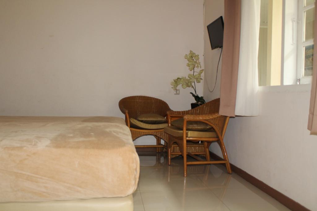 Gondia Guesthouse Джакарта Стая снимка