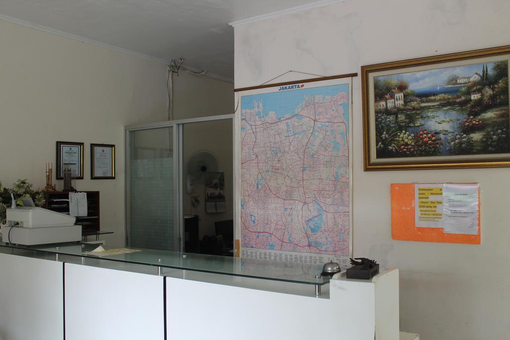 Gondia Guesthouse Джакарта Екстериор снимка