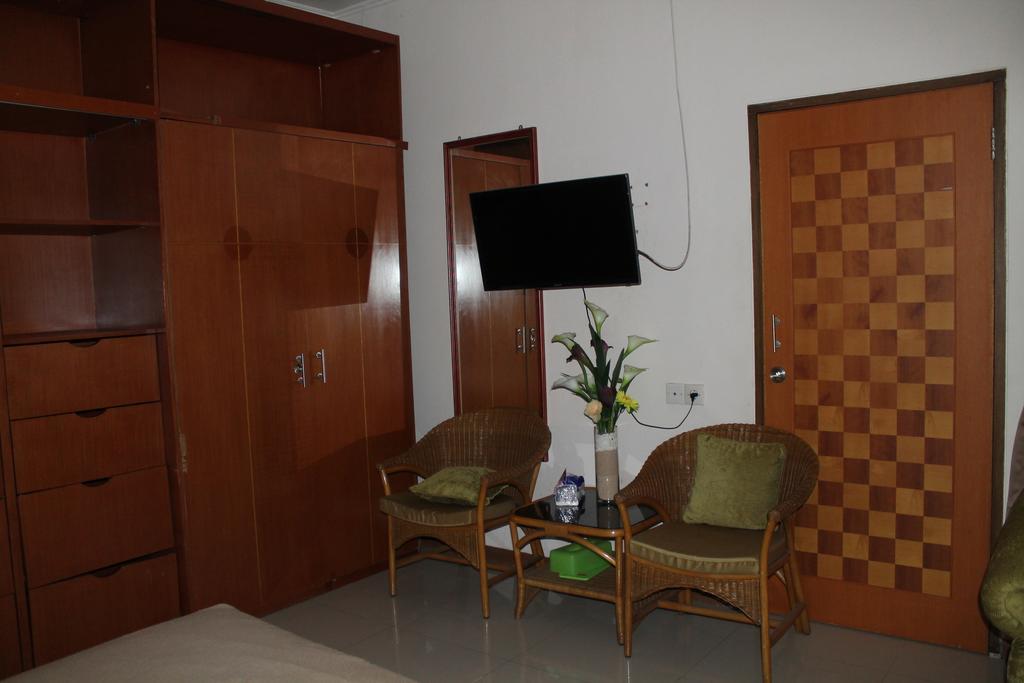 Gondia Guesthouse Джакарта Стая снимка