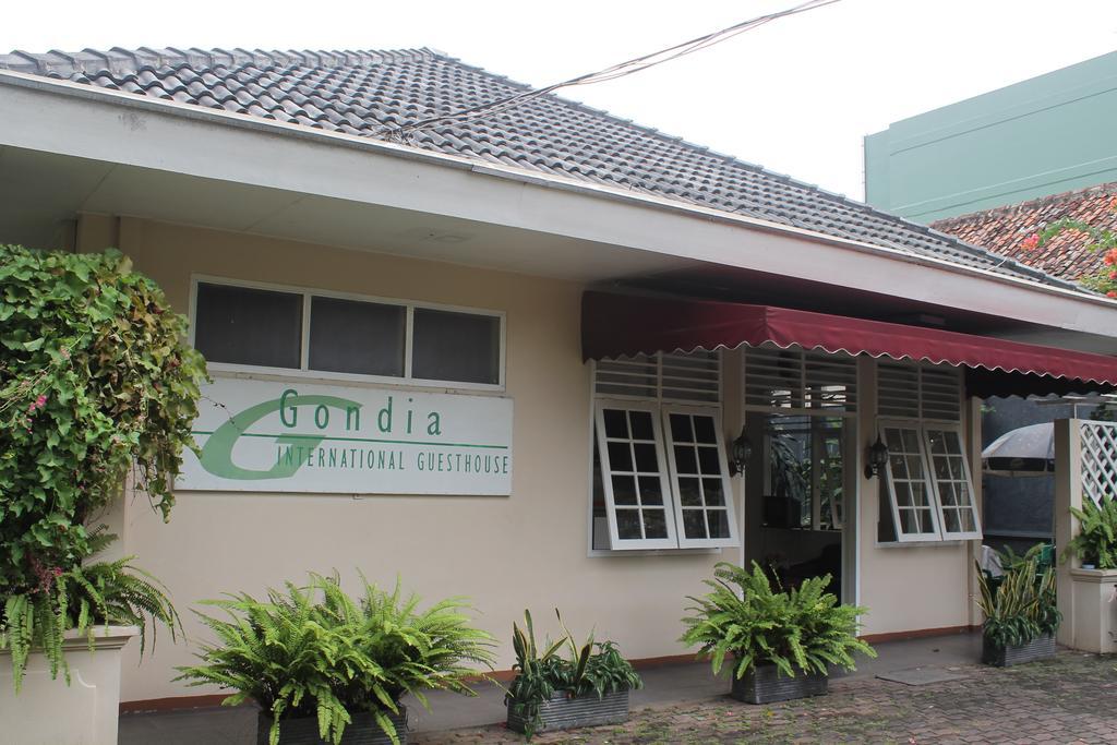 Gondia Guesthouse Джакарта Екстериор снимка