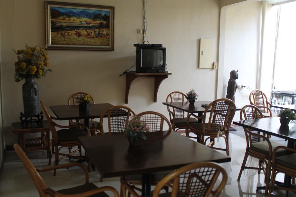 Gondia Guesthouse Джакарта Екстериор снимка