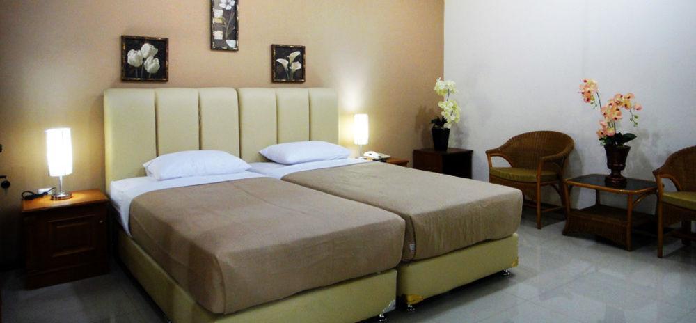 Gondia Guesthouse Джакарта Екстериор снимка