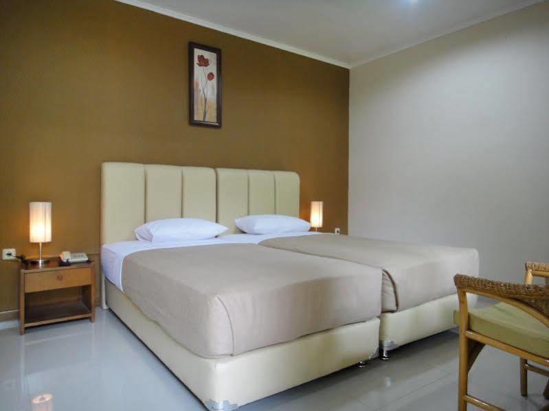 Gondia Guesthouse Джакарта Екстериор снимка